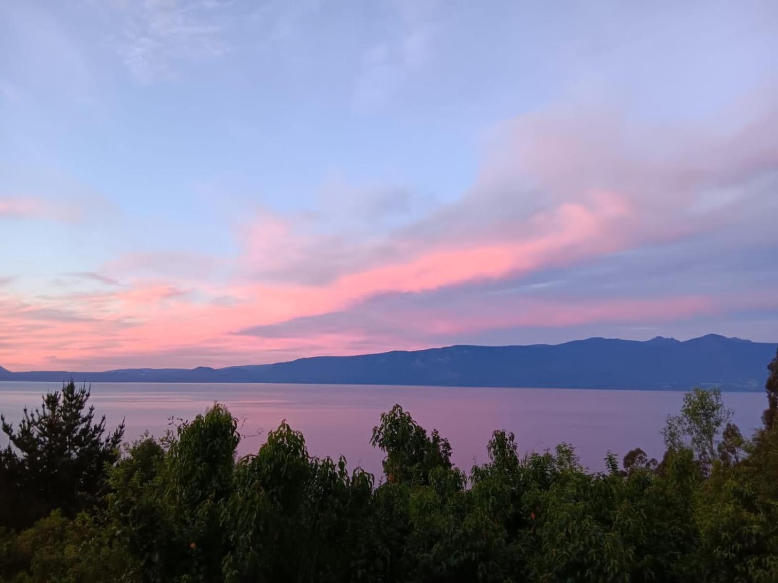 Cabanas Ayalen Con Vista Al Lago Pucón Oda fotoğraf
